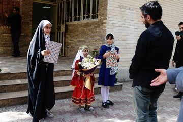 بازدید دبیرکل نهاد از کتابخانه عمومی اشراق شهرستان دلیجان