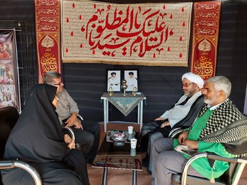 بازدید مسئولین از موکب «کتابخانه حسینی»  اداره کل کتابخانه های عمومی آذربایجان غربی