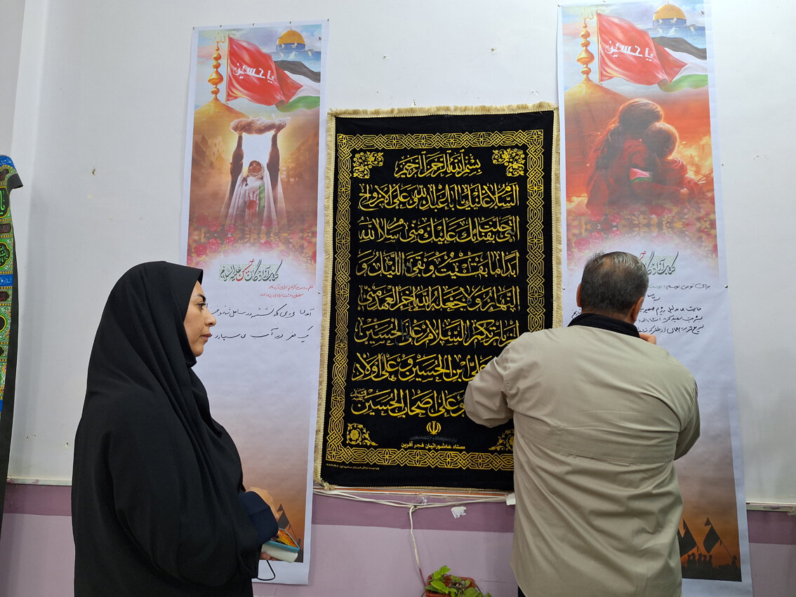 بازدید نماینده ولی فقیه و استاندار ایلام از موکب ادارهکل کتابخانههای عمومی استان ایلام