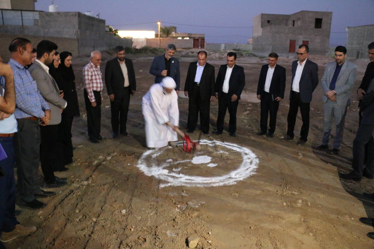 کلنگ ساخت کتابخانه شهر کوره شهرستان اوز به زمین خورد