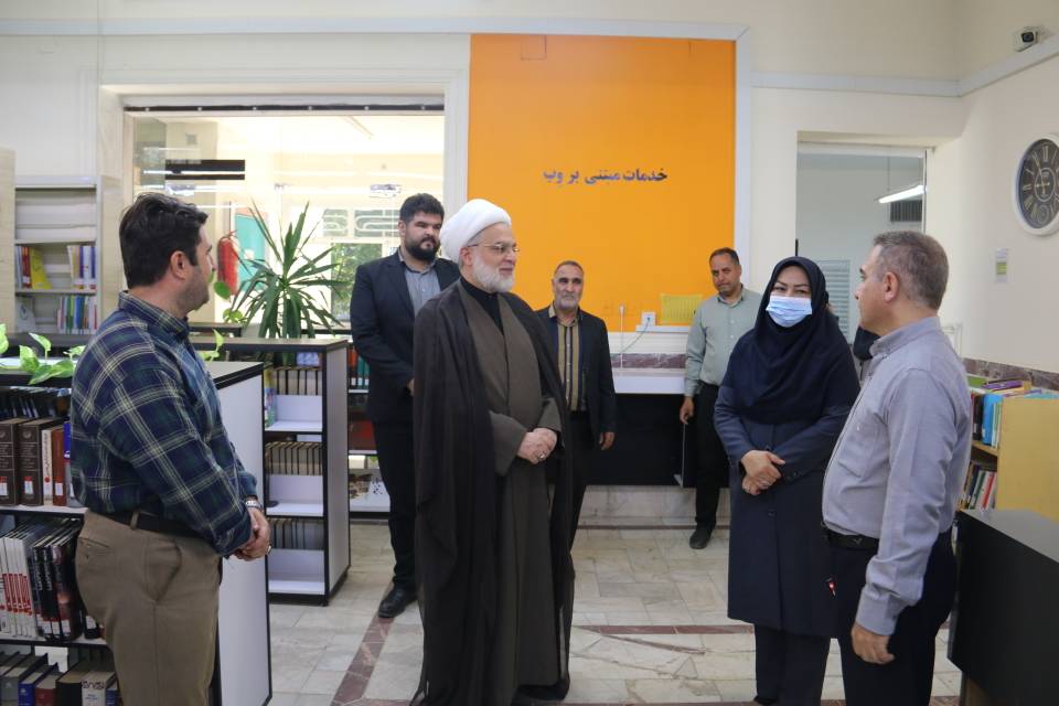 لزوم حمایت مسئولان از کتابخانههای عمومی و کتابخوانی