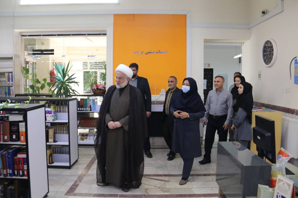 لزوم حمایت مسئولان از کتابخانههای عمومی و کتابخوانی