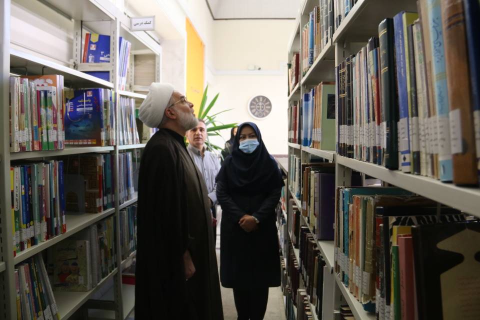 لزوم حمایت مسئولان از کتابخانههای عمومی و کتابخوانی