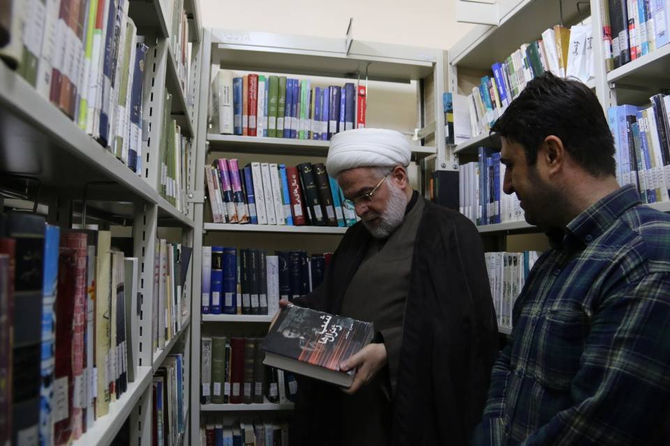 لزوم حمایت مسئولان از کتابخانههای عمومی و کتابخوانی