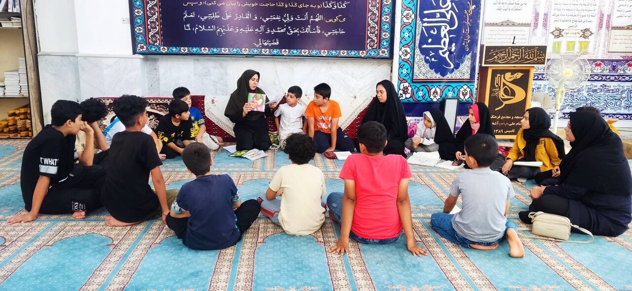 تبلیغات سیزدهمین جشنواره کتابخوانی رضوی در پایگاهای کلاسهای تابستانی