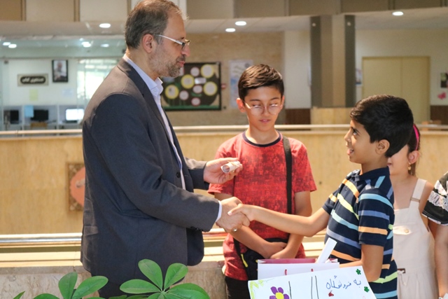 پایان کلاس تابستانه هوش مالی با برپایی غرفههای فروشگاهی توسط کودکان