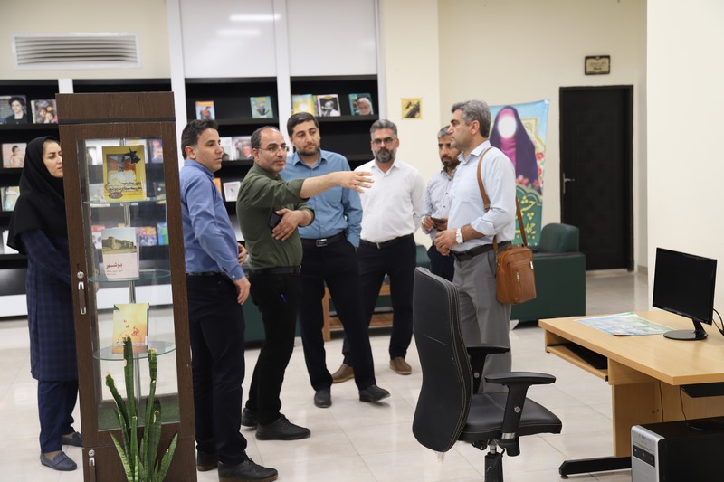 بازدید مدیرکل توسعه کتابخانههای کشور از کتابخانههای عمومی استان بوشهر