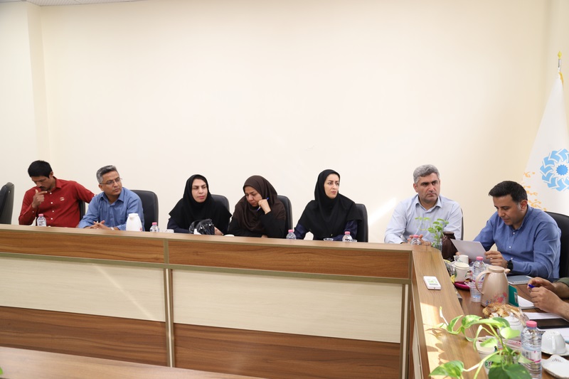 بازدید مدیرکل توسعه کتابخانههای کشور از کتابخانههای عمومی استان بوشهر