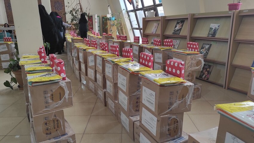 اهدای کتب آموزشی و کمکآموزشی به کتابخانههای عمومی استان اردبیل