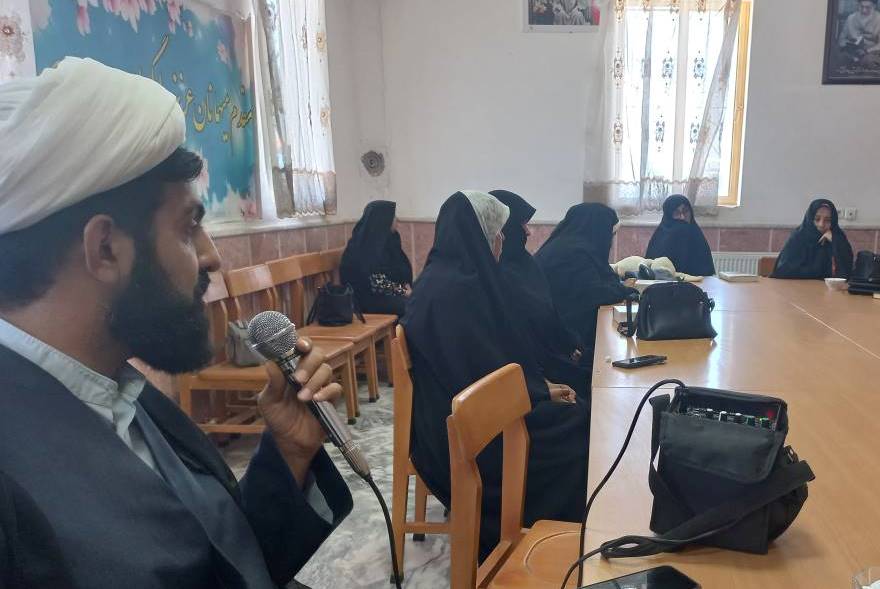 نشستهای ادبی و بصیرتی در کتابخانههای عمومی خراسان رضوی