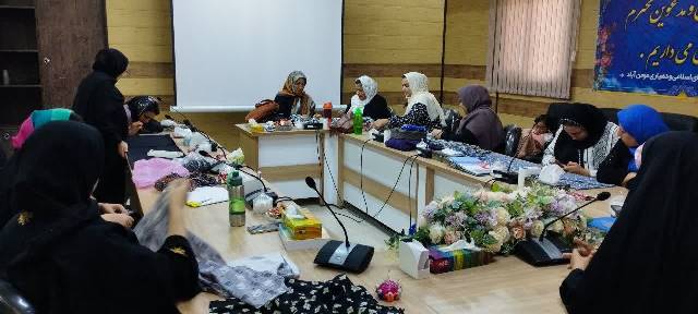 کتابخانه مزدقانی کانون مهارتافزایی روستای مؤمنآباد