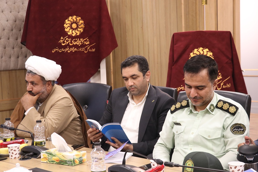 کتابخانههای عمومی، خانه ادبیات دفاع مقدس هستند