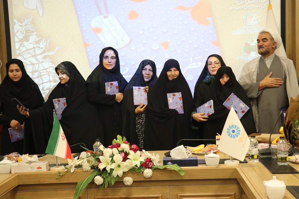 کتابخانههای عمومی، خانه ادبیات دفاع مقدس هستند