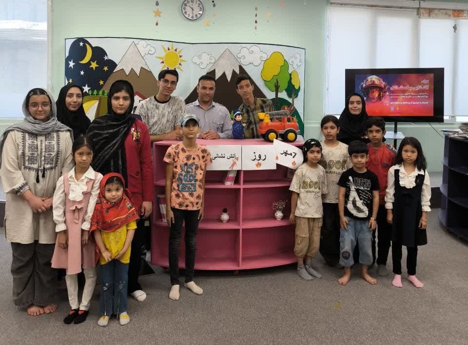 دانشآموزان کمشنوا و ناشنوا با شغل «آتشنشان» آشنا شدند