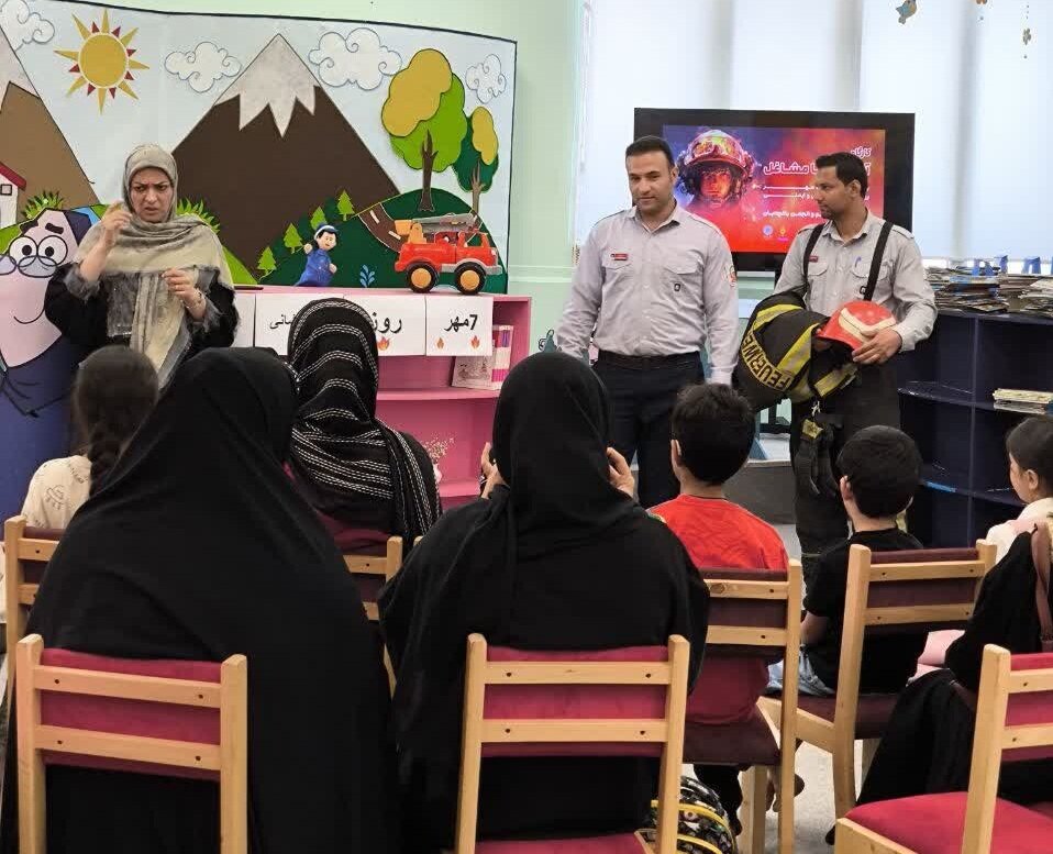 دانشآموزان کمشنوا و ناشنوا با شغل «آتشنشان» آشنا شدند