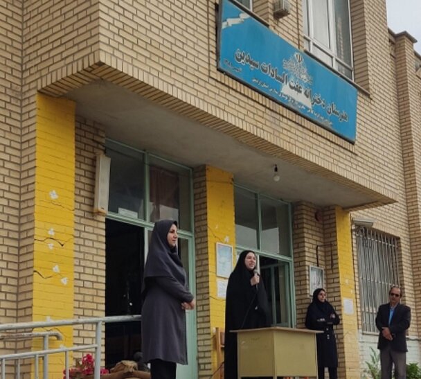 حضور مدیرکل کتابخانههای عمومی استان در آموزشگاه عفتالسادات اردبیل