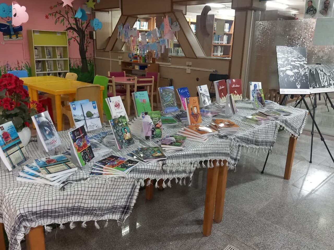 محفل خاطرهگویی «بانوان سرزمین من» در اراک برگزار شد