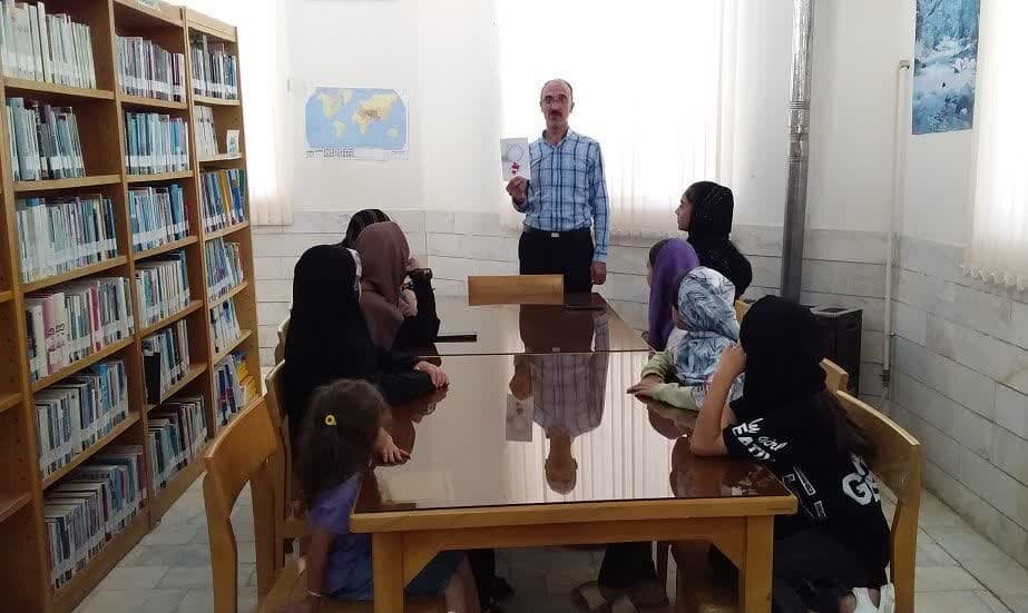 گرامیداشت هفته دفاع مقدس در کتابخانههای عمومی استان مرکزی