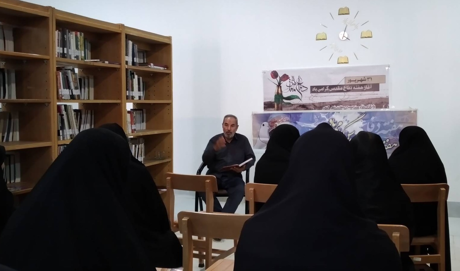 نشستهای ادبی و کتابخوانی در کتابخانه های عمومی خراسان رضوی برگزار شد