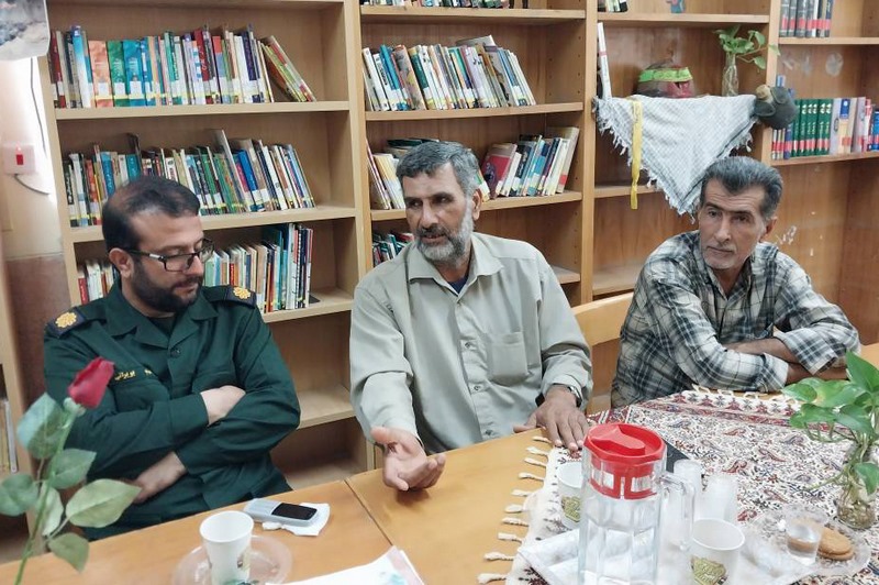 نشست خاطرهگویی رزمندگان در کتابخانه شهر امام حسن برگزار شد