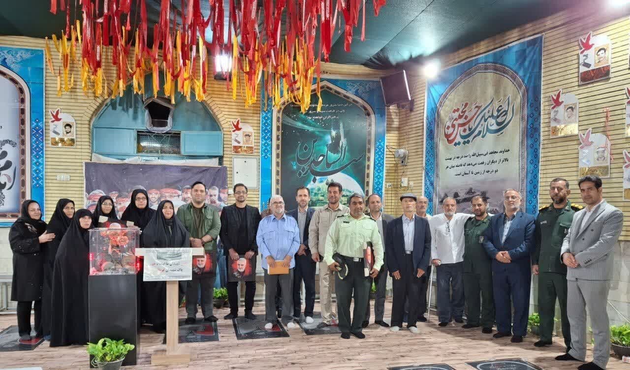 نسیم دلنشین غزل در گلزار شهدای دلیجان طنینانداز شد