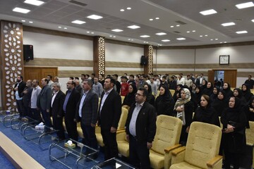 نشست فرهنگی «نقد و بررسی کتاب لحظه قرار» در کتابخانه مرکزی تبریز