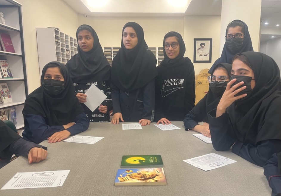 دانشآموزان ناشنوا از کتابخانه مرکزی مشهد بازدید کردند