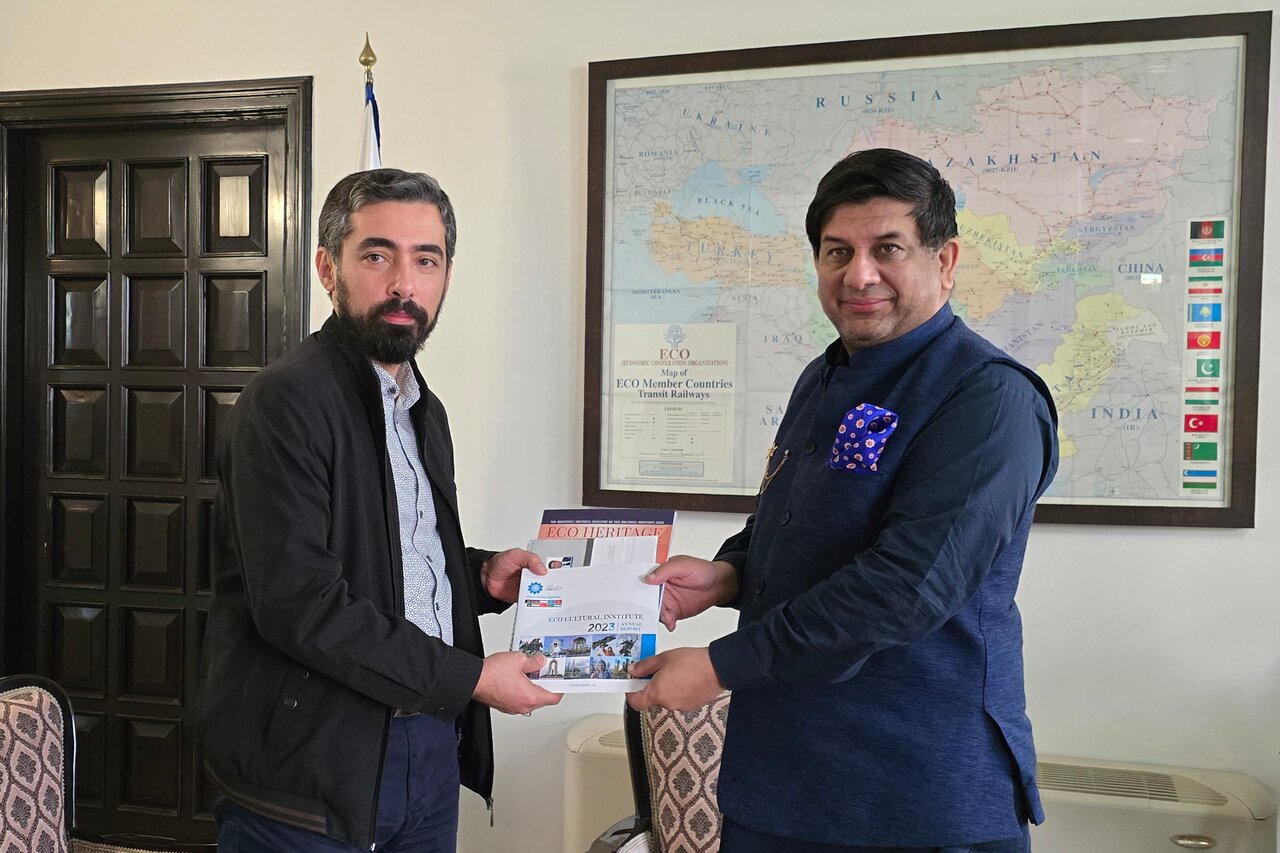 دبیرکل نهاد کتابخانههای عمومی کشور با رئیس مؤسسه فرهنگی اکو دیدار کرد