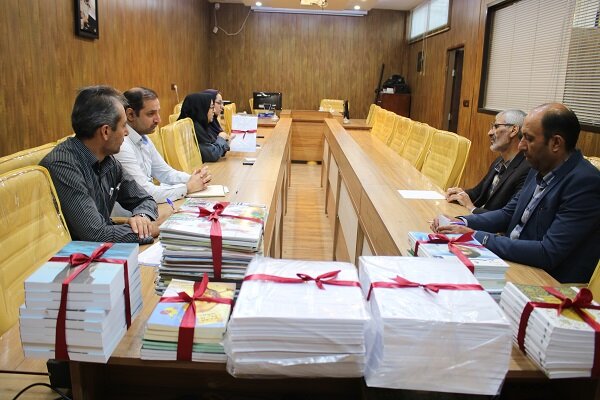 بیش از ۱۰۰۰ نسخه نشریه به زندانهای چهارمحال و بختیاری اهدا شد