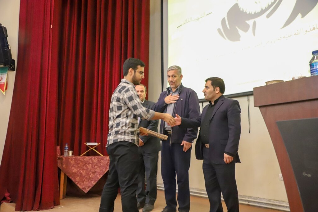 برنامه «علمدار مقاومت؛ شهید سیدحسن نصرالله» برگزار شد