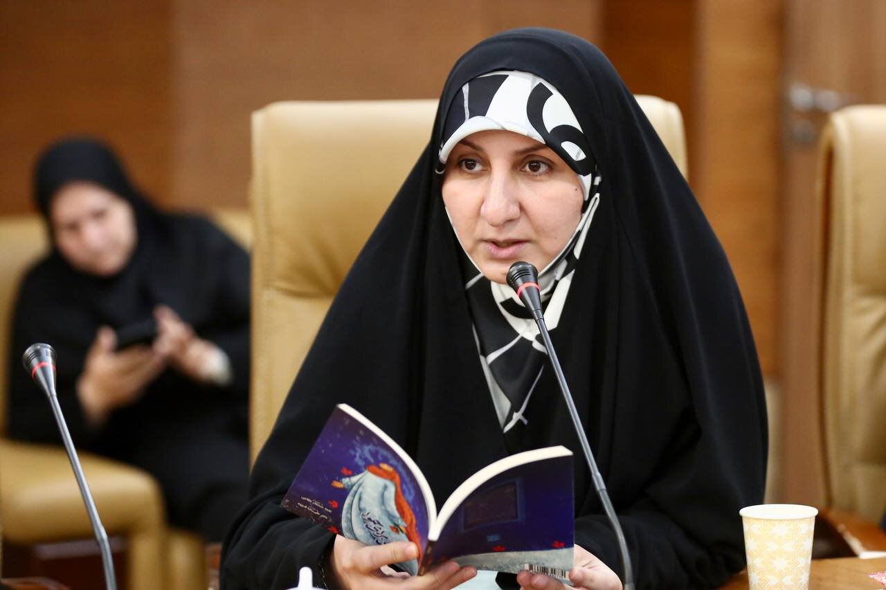 شعر، ابزاری تاثیرگذار در ترویج فرهنگ عفاف و حجاب است