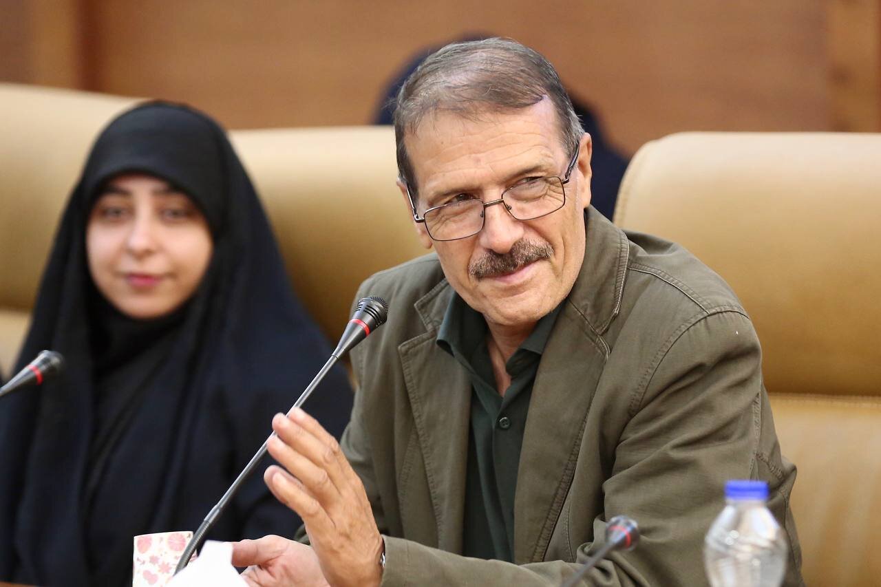 شعر، ابزاری تاثیرگذار در ترویج فرهنگ عفاف و حجاب است