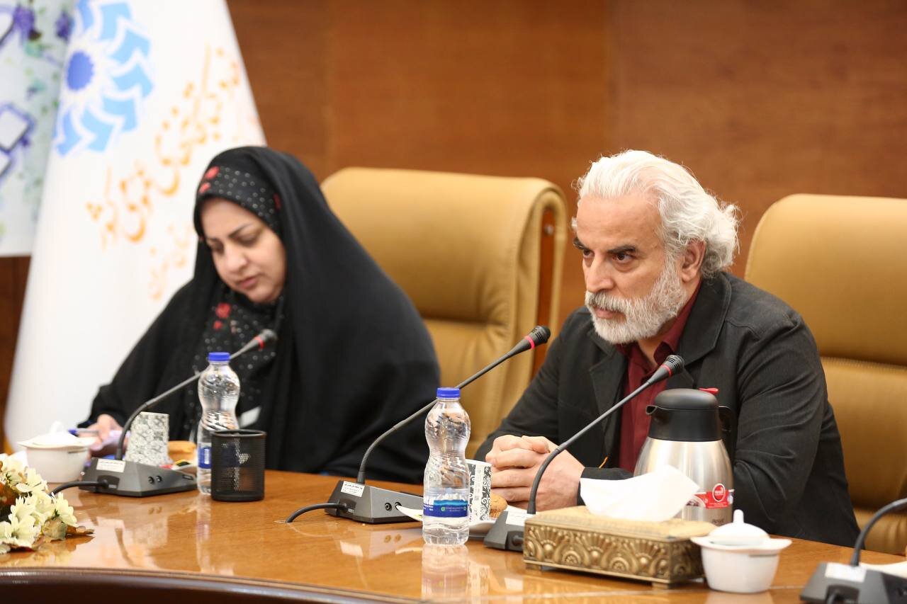 شعر، ابزاری تاثیرگذار در ترویج فرهنگ عفاف و حجاب است