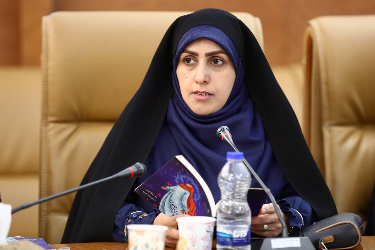 شعر، ابزاری تاثیرگذار در ترویج فرهنگ عفاف و حجاب است