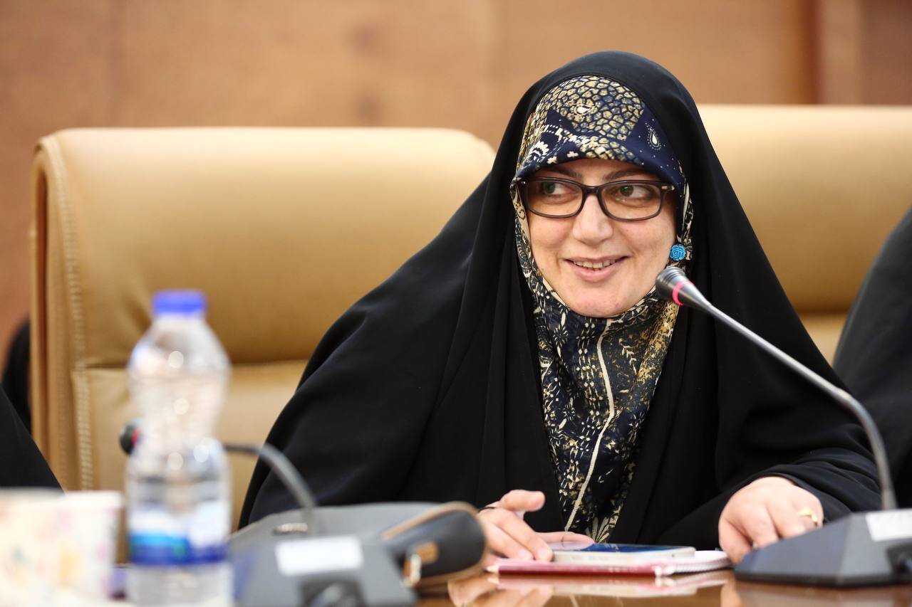 شعر، ابزاری تاثیرگذار در ترویج فرهنگ عفاف و حجاب است