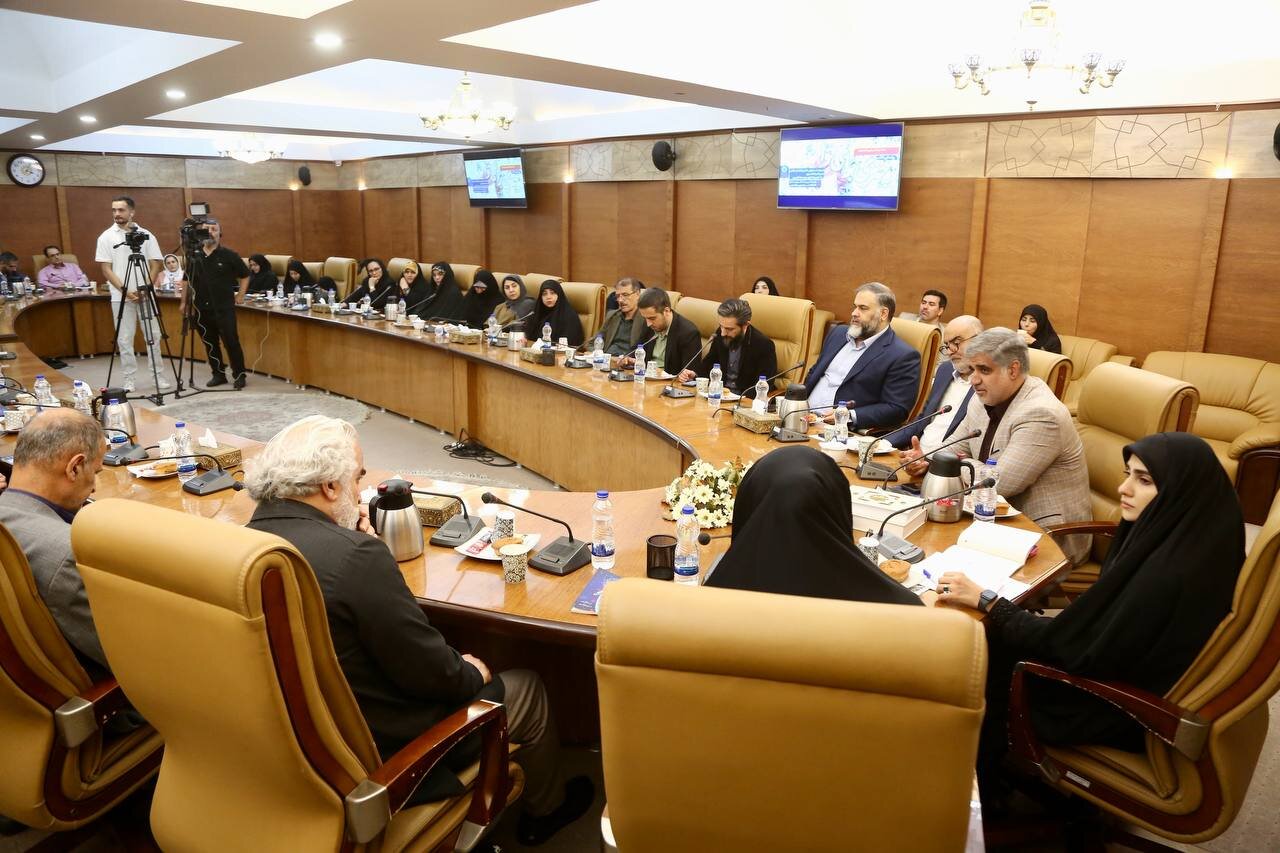 شعر، ابزاری تاثیرگذار در ترویج فرهنگ عفاف و حجاب است