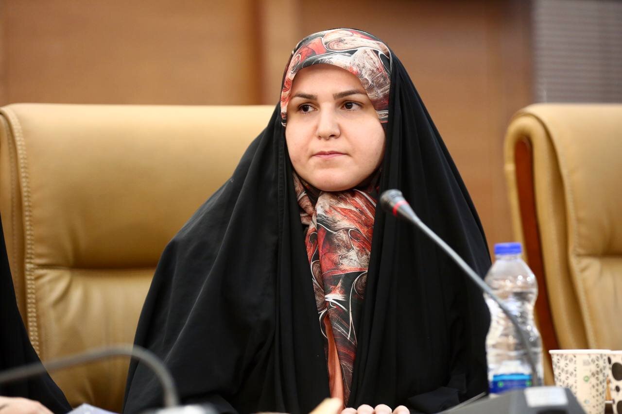 شعر، ابزاری تاثیرگذار در ترویج فرهنگ عفاف و حجاب است