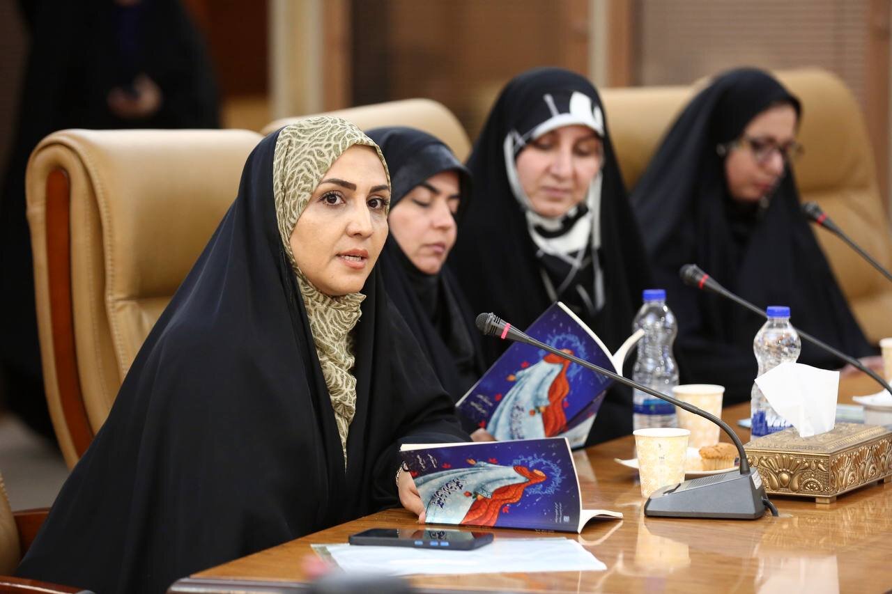 شعر، ابزاری تاثیرگذار در ترویج فرهنگ عفاف و حجاب است