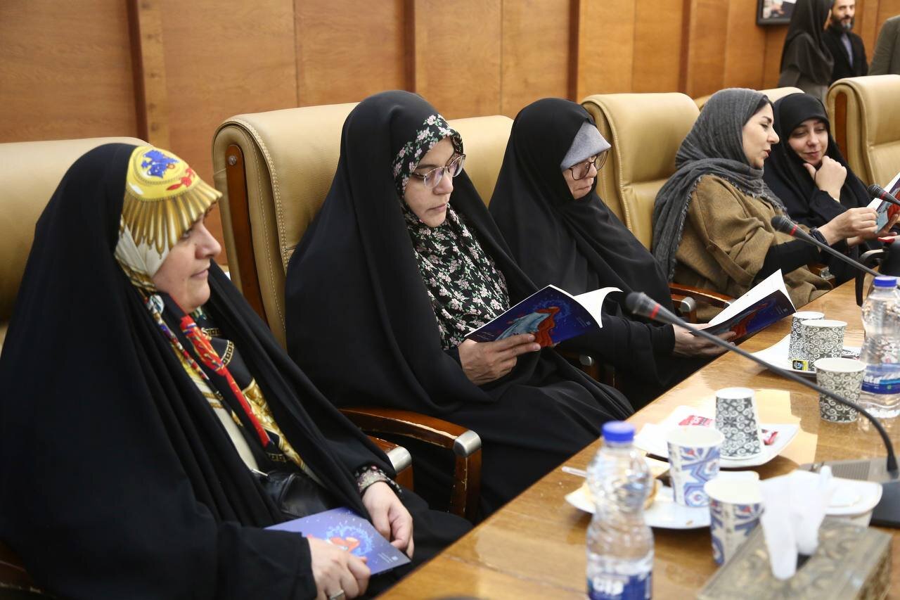 شعر، ابزاری تاثیرگذار در ترویج فرهنگ عفاف و حجاب است