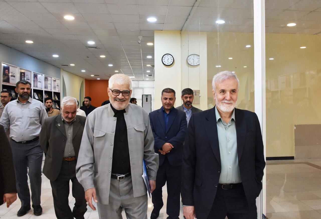 تحسین تیم مدیریت شهری شیراز از تجهیزات و خدمات کتابخانههای عمومی