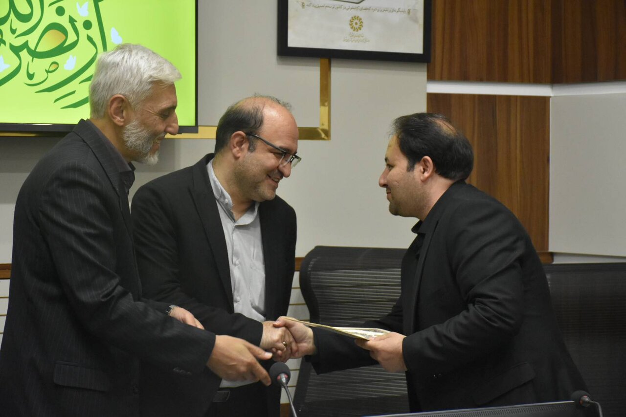 عصر شعر «راز نصرالله» در استان آذربایجان شرقی برگزار شد