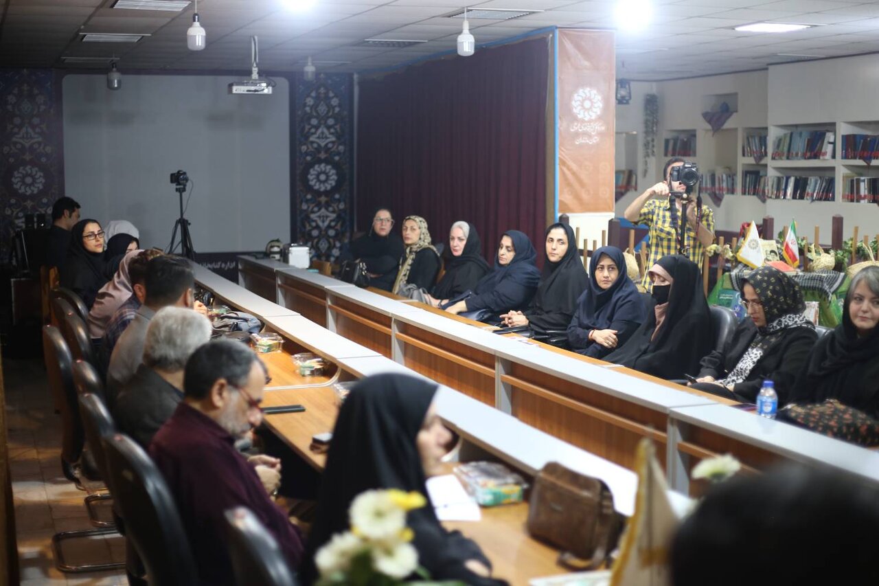 عصر شعر «راز نصرالله» در ساری برگزار شد