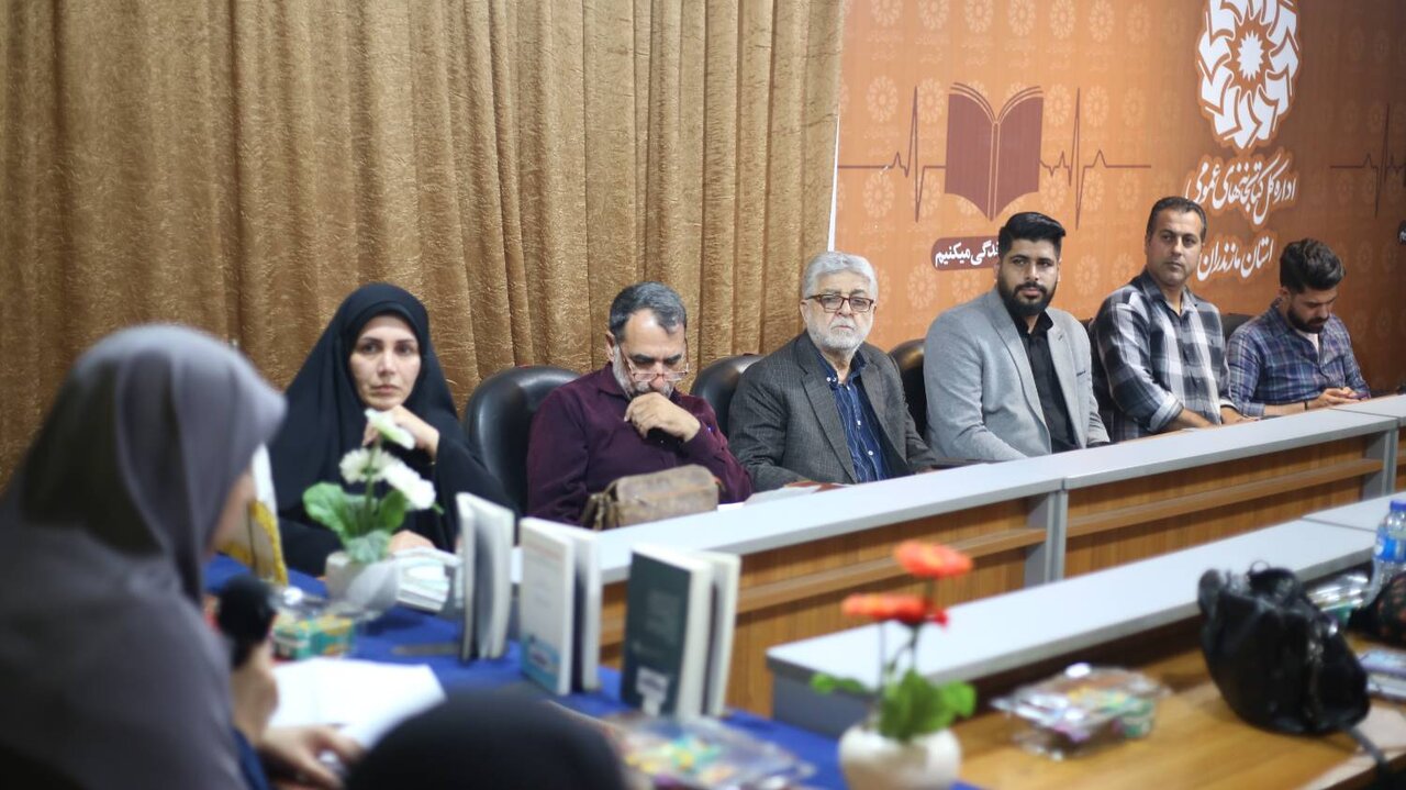 عصر شعر «راز نصرالله» در ساری برگزار شد