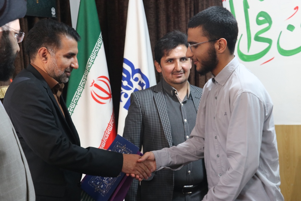 شناخت نوابغ حوزههای مختلف بر عملکرد ما در جامعه اثرگذار است