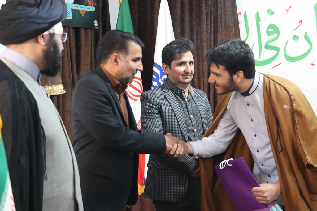 شناخت نوابغ حوزههای مختلف بر عملکرد ما در جامعه اثرگذار است