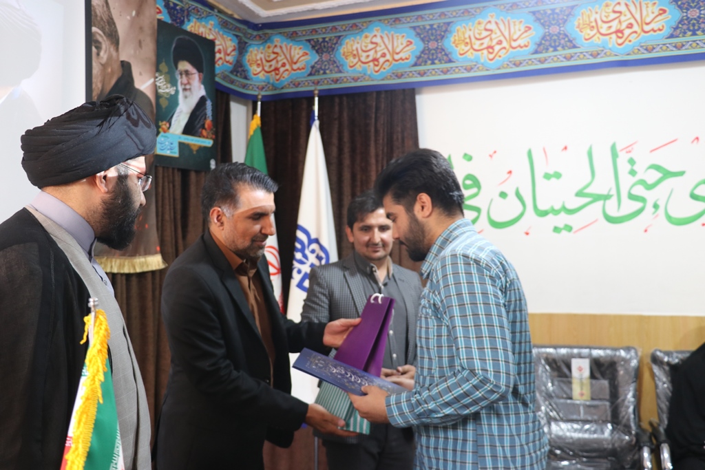 شناخت نوابغ حوزههای مختلف بر عملکرد ما در جامعه اثرگذار است