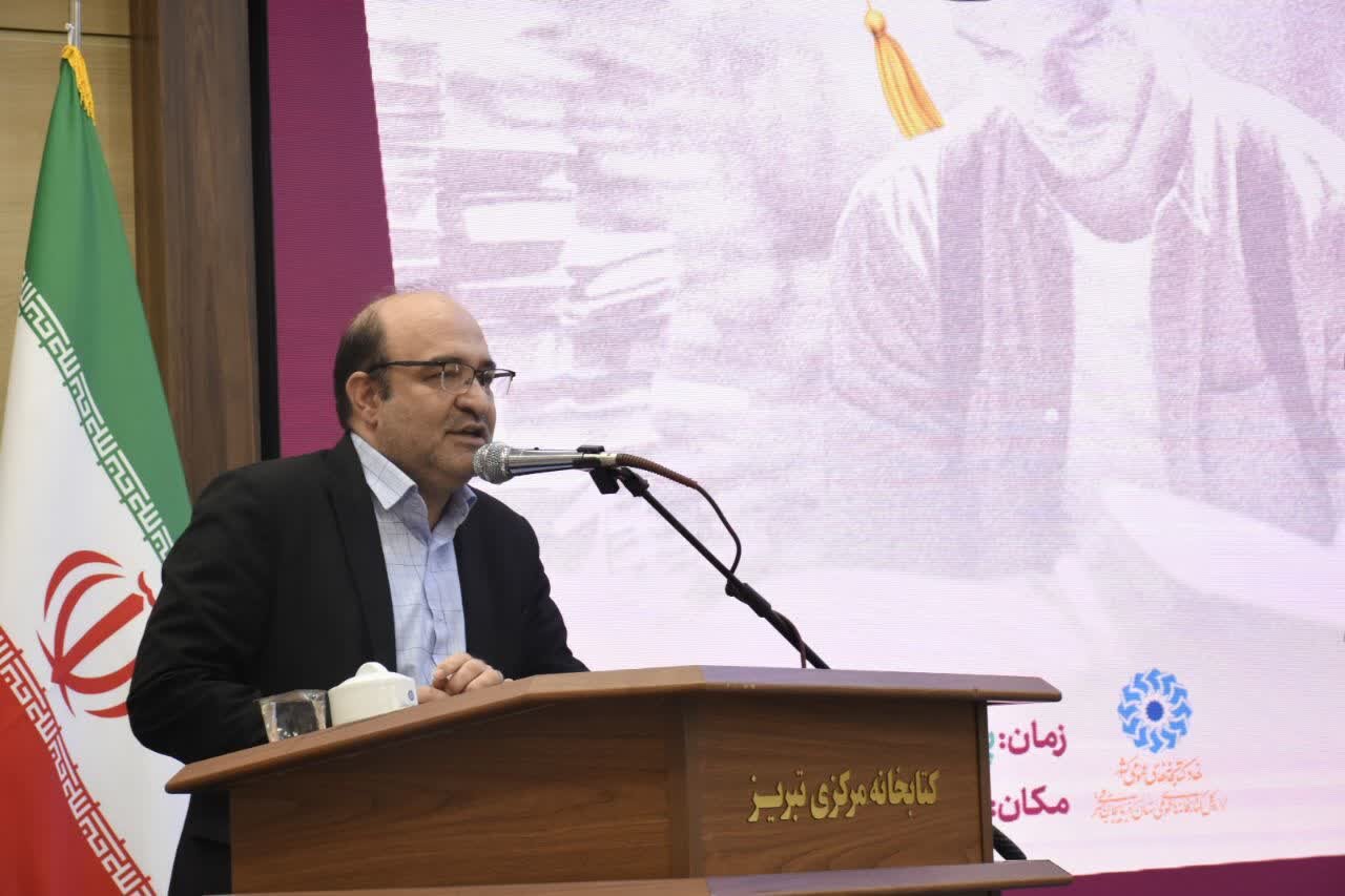 نقش مهم کتابخانههای عمومی و کتابداران در موفقیتهای تحصیلی و آموزشی جوانان و نوجوانان