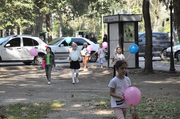 «اردو با کتاب» به یاد کودکان غزه در پارک شهر رشت برگزار شد