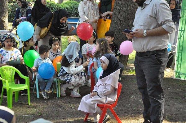 «اردو با کتاب» به یاد کودکان غزه در پارک شهر رشت برگزار شد