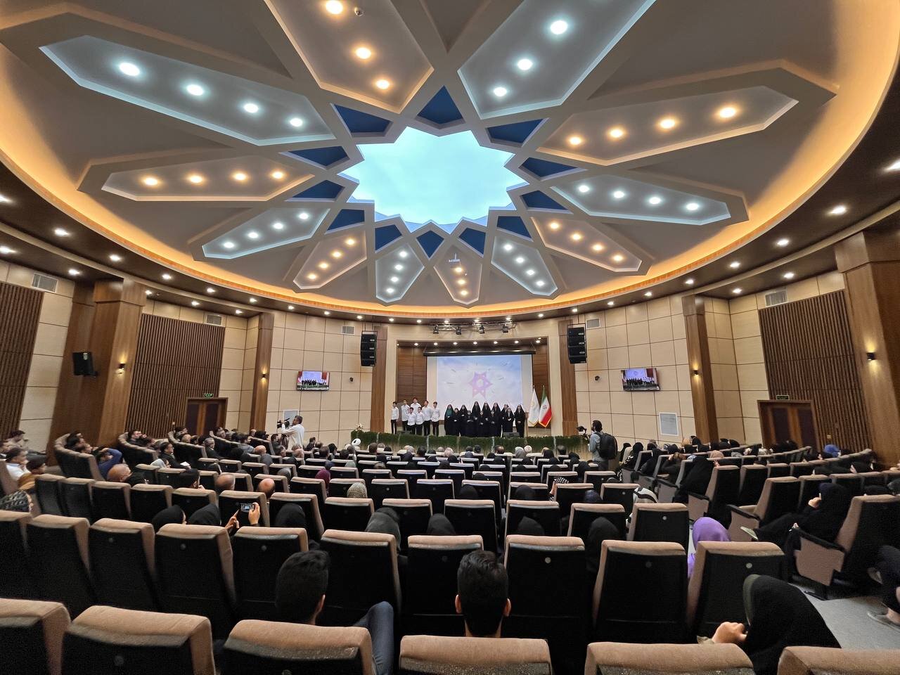 اولین معرفی کتاب در تالار اجتماعات کتابخانه مرکزی اردبیل